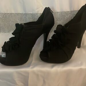 Jacqueline Ferrar stilettos
